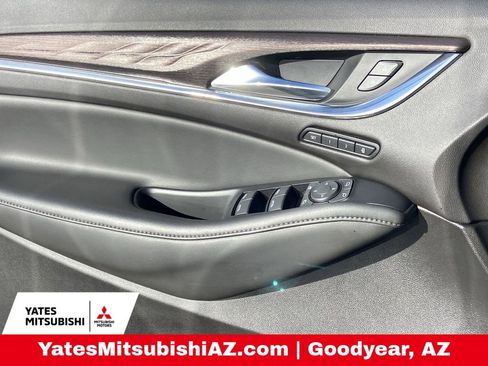 Used 2023 Buick Enclave Avenir w/ Avenir Technology Package image 20