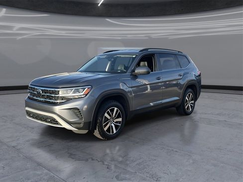 Certified 2023 Volkswagen Atlas SE image 3
