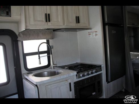 Used 2021 Ford E-350 and Econoline 350 Super Duty w/ Motorhome Prep Package RWD image 12