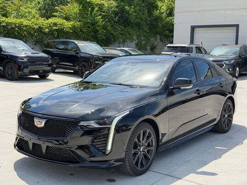 Used 2023 Cadillac CT4 V AWD/4WD image 12