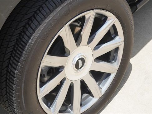 Used 2024 Cadillac Escalade ESV Premium Luxury Platinum image 9