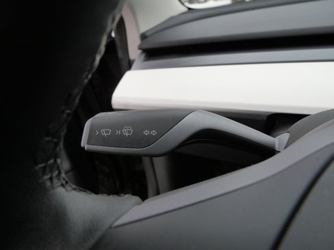 Used 2023 Tesla Model 3 Performance image 32