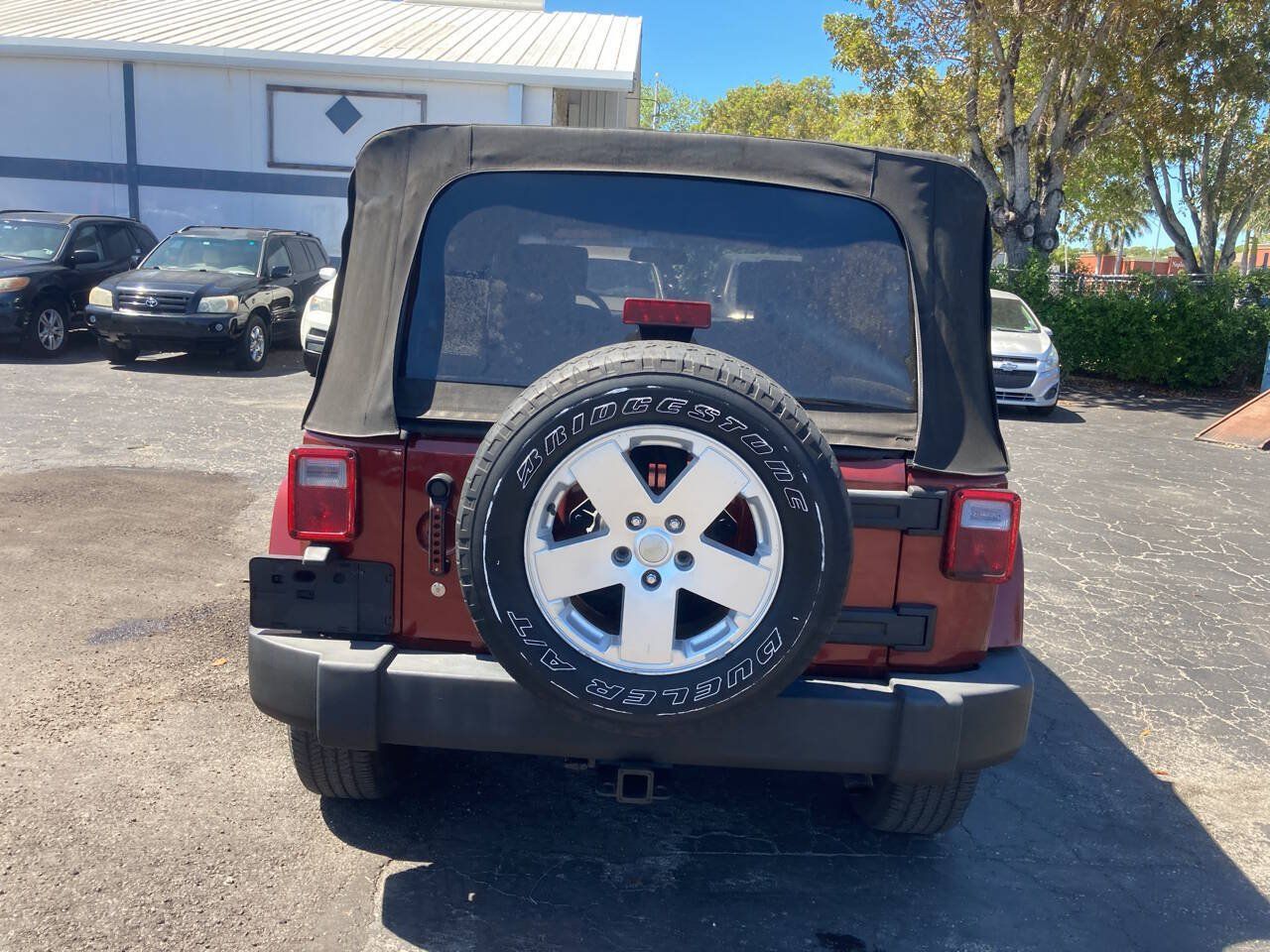 Used 2007 Jeep Wrangler Unlimited Sahara w/ Trailer Tow Group AWD/4WD image 10