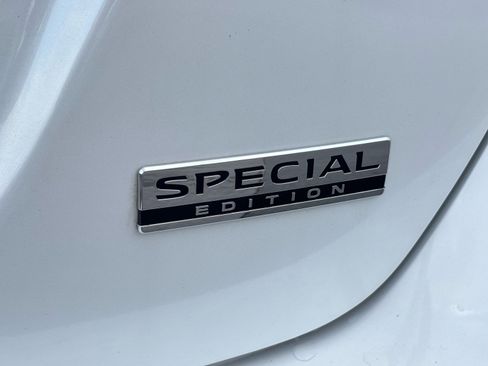 Used 2019 Nissan Sentra SV w/ Special Edition Package image 9