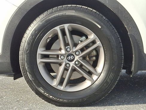 Used 2017 Hyundai Santa Fe Sport image 9