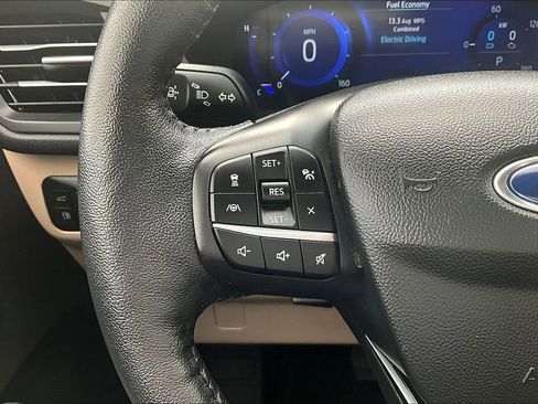 Used 2020 Ford Escape Titanium w/ Titanium Premium Package 2.0 AWD/4WD image 12