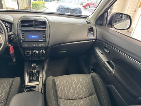 Used 2025 Mitsubishi Outlander Sport ES AWD/4WD image 43