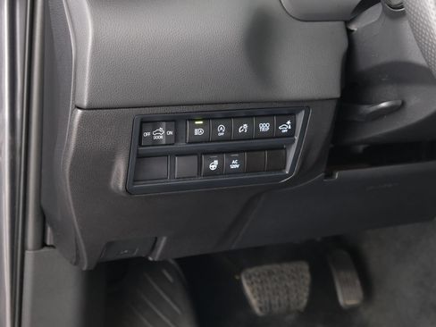 Used 2024 Toyota Tundra Limited AWD/4WD image 29