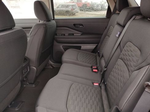 New 2026 Nissan Pathfinder SV w/ SV Premium Package FWD image 12