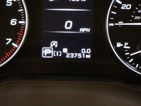 Used 2024 Subaru Crosstrek 2.0i Premium image 17