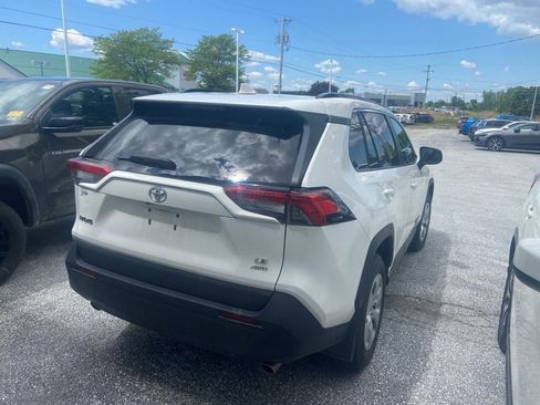 Used 2021 Toyota RAV4 LE AWD/4WD image 5