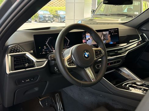 Used 2025 BMW X6 xDrive40i w/ Climate Comfort Package AWD/4WD image 4