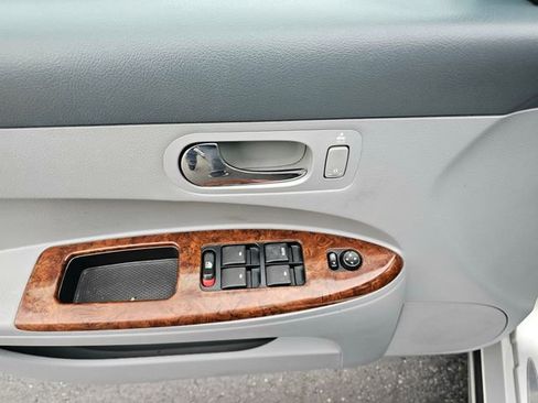 Used 2005 Buick LaCrosse CXL w/ Gold Convenience Package FWD image 18