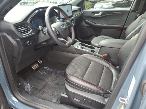 Certified 2024 Ford Escape ST-Line w/ Tech Pack #1 AWD/4WD image 11