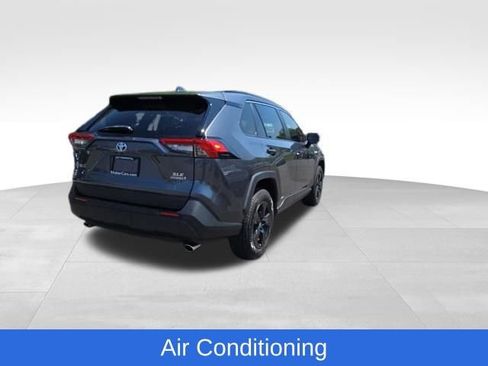 Used 2021 Toyota RAV4 XLE w/ Convenience Package AWD/4WD image 10