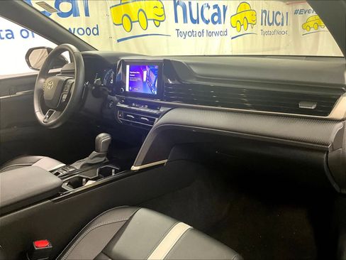 Used 2025 Toyota Camry SE image 14
