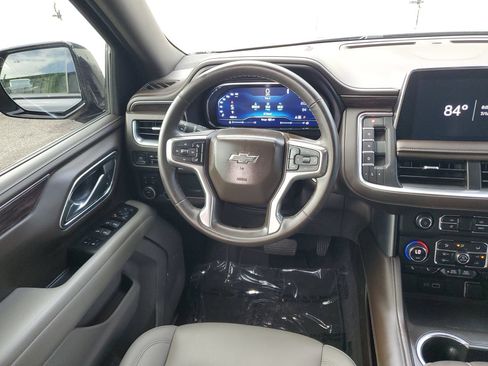 Used 2023 Chevrolet Suburban Z71 w/ Luxury Package AWD/4WD image 10