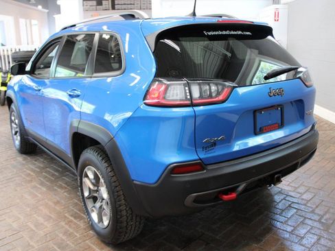 Used 2019 Jeep Cherokee Trailhawk w/ Cold Weather Group AWD/4WD image 5