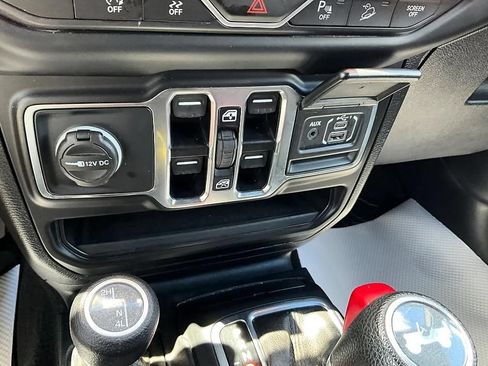 Used 2021 Jeep Wrangler Unlimited Sport AWD/4WD image 22