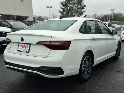 Certified 2022 Volkswagen Jetta Sport image 3