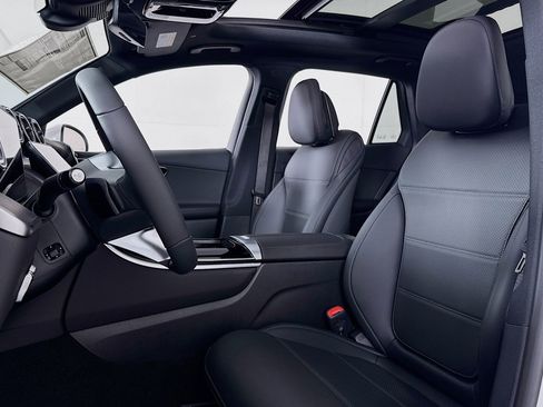 New 2026 Mercedes-Benz GLC 300 image 16