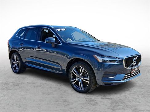 Used 2019 Volvo XC60 T6 Momentum w/ Premium Package image 3