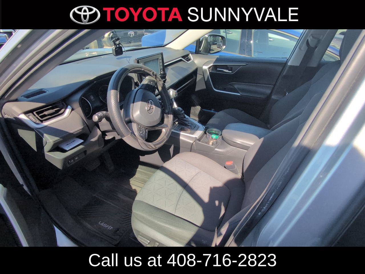 Used 2021 Toyota RAV4 XLE FWD image 5