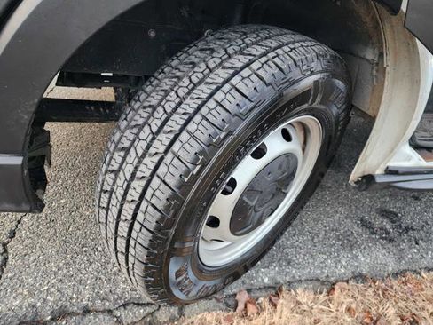 Used 2020 Ford Transit 250 Medium Roof w/ Load Area Protection Package image 9