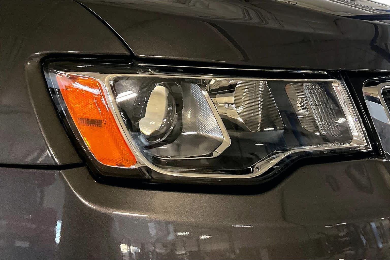 Used 2017 Jeep Grand Cherokee Limited RWD image 25