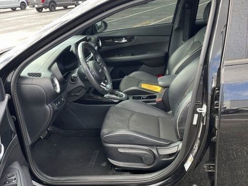 Used 2022 Kia Forte GT-Line w/ GT-Line Premium Package image 11