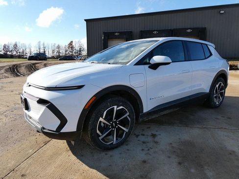 New 2026 Chevrolet Equinox EV LT image 8