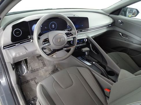 Used 2024 Hyundai Elantra SEL FWD image 20