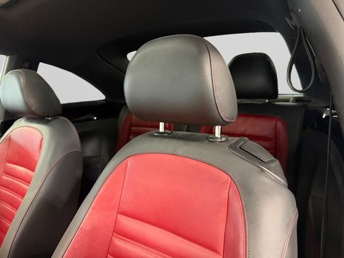 Used 2012 Volkswagen Beetle 2.0T FWD image 35