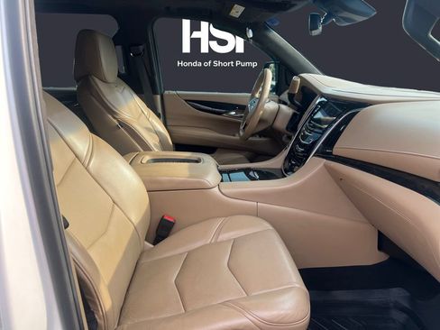 Used 2018 Cadillac Escalade Platinum AWD/4WD image 15