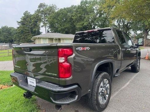 Used 2023 Chevrolet Silverado 2500 4x4 Crew Cab Custom w/ Custom Value Package image 4