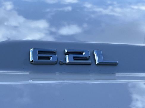 Used 2022 Chevrolet Silverado 1500 High Country image 34