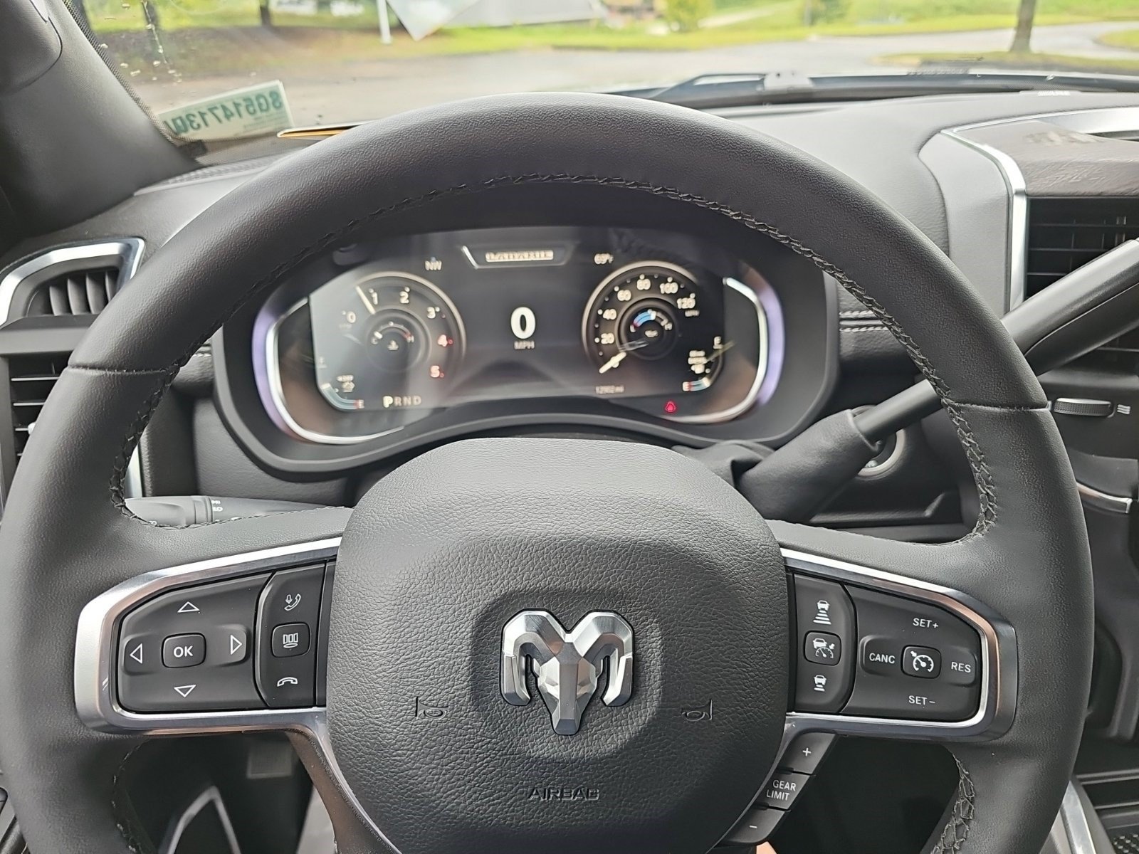 Used 2025 RAM 2500 Laramie AWD/4WD image 22