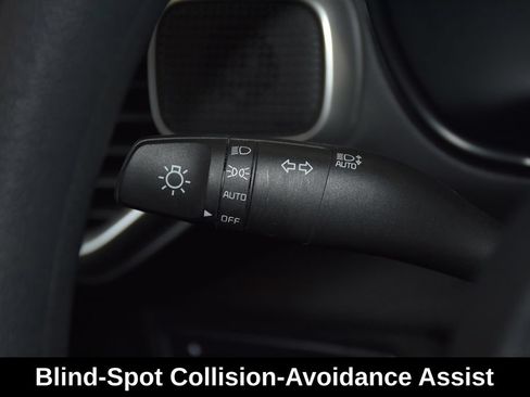 Used 2025 Kia Soul LX w/ LX Technology Package FWD image 12