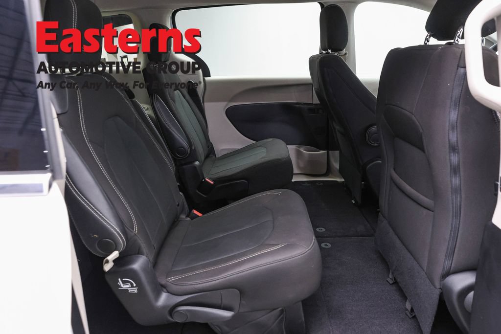 Used 2022 Chrysler Voyager LX FWD image 24