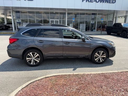Used 2019 Subaru Outback 2.5i Limited w/ Popular Package #2 AWD/4WD image 3