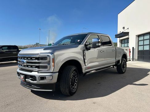 Used 2023 Ford F350 Platinum AWD/4WD image 3