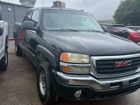 Used 2003 GMC Sierra 1500 SLT w/ SLT Preferred Equipment Group AWD/4WD image 2