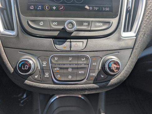 Used 2023 Chevrolet Malibu LT FWD image 19