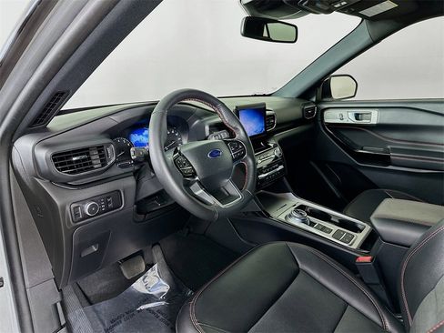 Used 2023 Ford Explorer ST-Line w/ Class IV Trailer Tow Package image 9