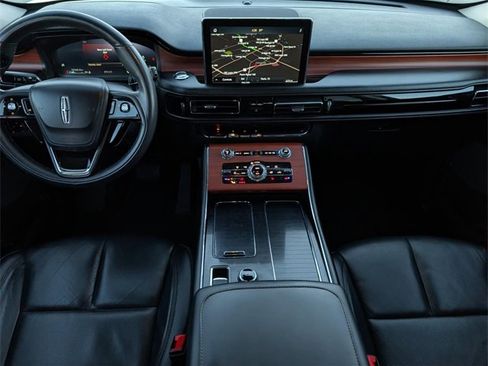Used 2024 Lincoln Aviator Reserve image 11