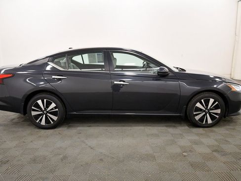 Used 2021 Nissan Altima 2.5 SV w/ SV Premium Package image 8