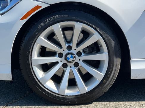 Used 2011 BMW 328i xDrive Sedan AWD/4WD image 30