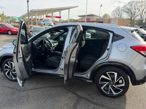 Used 2019 Honda HR-V Sport image 17