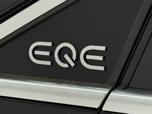 New 2026 Mercedes-Benz EQE 320 4MATIC SUV image 32
