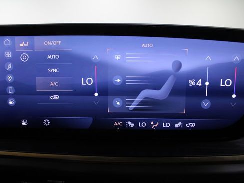 Used 2024 Buick Envision Avenir image 53